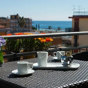 la-marina-san-bartolomeo-al-mare.hotelitalianriviera.com/