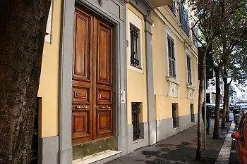 贝卡利亚波波洛广场套房 罗马 住宿加早餐酒店