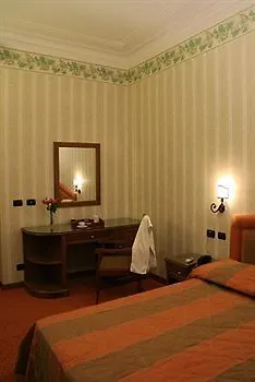 Suite Beccaria A Piazza Del Popolo Rom Bed & Breakfast